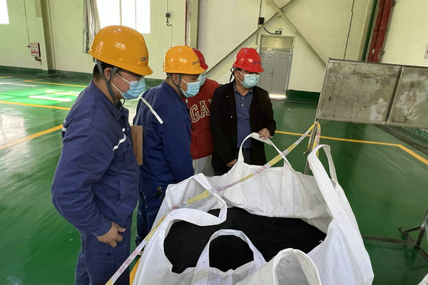 阳江市环保局对阳春海创开展危险废物规范化管理专项检查