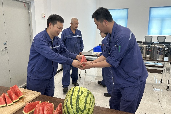 盛夏拼搏 清凉同行——铜川海螺尧柏公司积极开展送清凉活动
